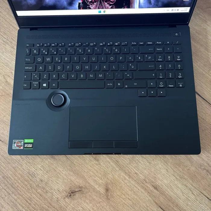 Ігровий ноутбук Asus ProArt Studiobook H5600QM / 16" (3840x2400) OLED / AMD Ryzen 9 5900HX (8 (16) ядер по 3.3 - 4.6 GHz) / 32 GB DDR4 / 1000 GB SSD NVMe / nVidia GeForce RTX 3060, 6 GB GDDR6, 192-bit / WebCam б/в - зображення 7