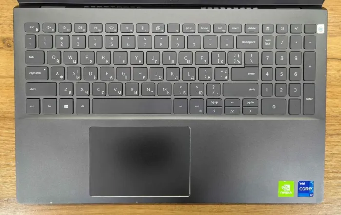 Ноутбук Б-клас Dell Vostro 5502 / 15.6" (1920x1080) IPS / Intel Core i7-1165G7 (4 (8) ядра по 2.8 - 4.7 GHz) / 16 GB DDR4 / 512 GB SSD / nVidia GeForce MX330, 2 GB GDDR5, 64-bit / WebCam / TouchID / Windows 11 б/в - зображення 3