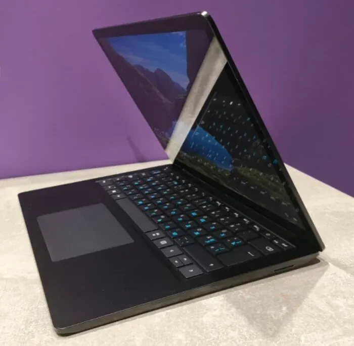 Ультрабук Microsoft Surface Laptop 3 1868 / 13.5" (2256x1504) IPS Touch / Intel Core i7-1065G7 (4 (8) ядра по 1.3 - 3.9 GHz) / 16 GB DDR4 / 240 GB SSD / Intel Iris Plus Graphics / WebCam б/в - зображення 3