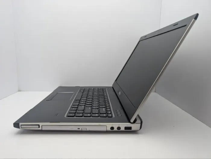 Ноутбук Dell Vostro 3550 / 15.6" (1366x768) TN / Intel Core i5-2410M (2 (4) ядра по 2.3 - 2.9 GHz) / 8 GB DDR3 / 240 GB SSD / Intel HD Graphics 3000 / WebCam / DVD-ROM / АКБ не тримає б/в - зображення 5