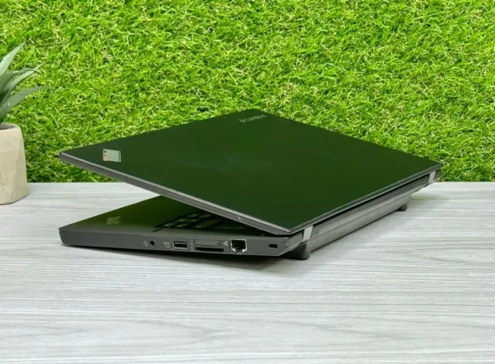 Нетбук Б-клас Lenovo ThinkPad X240 / 12.5" (1366x768) TN / Intel Core i5-4300U (2 (4) ядра по 1.9 - 2.9 GHz) / 8 GB DDR3 / 128 GB SSD / Intel HD Graphics 4400 / WebCam / Win 10 Pro б/в - зображення 6