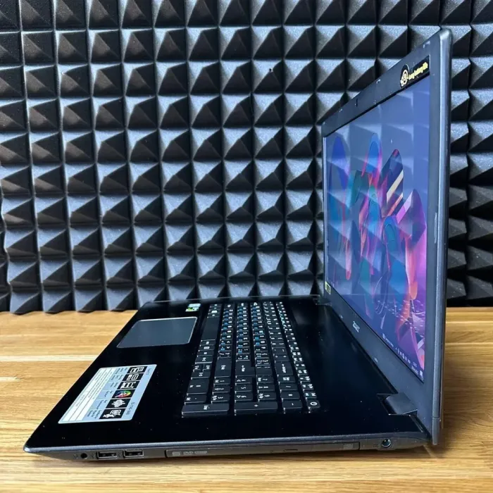 Ноутбук Б-клас Acer Aspire E5-774 / 17.3" (1600x900) TN / Intel Core i5-7200U (2 (4) ядра по 2.5 - 3.1 GHz) / 16 GB DDR4 / 360 GB SSD / nVidia GeForce 950M, 4 GB GDDR3, 128-bit / WebCam / DVD-ROM б/в - зображення 6