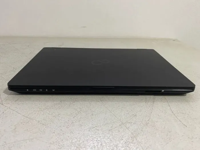 Нетбук Fujitsu LifeBook U729 / 12.5" (1920x1080) IPS / Intel Core i5-8265U (4 (8) ядра по 1.6 - 3.9 GHz) / 8 GB DDR4 / 256 GB SSD / Intel UHD Graphics / WebCam б/в - зображення 5