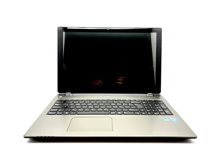 Ноутбук Medion Akoya 6240T / 15.6" (1366x768) TN Touch / Intel Celeron N2920 (4 ядра по 1.86 - 2.0 GHz) / 4 GB DDR3 / 128 GB SSD / Intel HD Graphics / WebCam / АКБ не тримає б/в - зображення 2