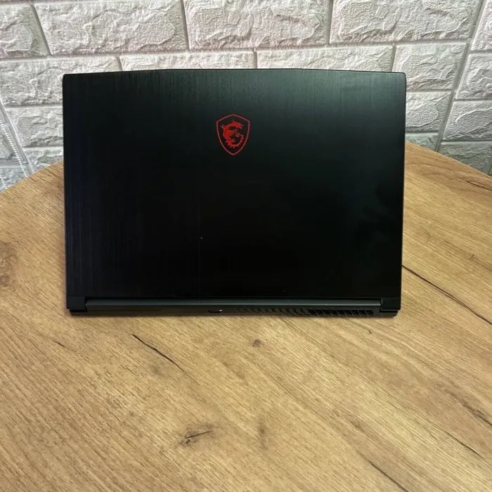Ігровий ноутбук MSI GF63 Thin 11UC / 15.6" (1920x1080) IPS / Intel Core i5-11400H (6 (12) ядер по 2.7 - 4.5 GHz) / 16 GB DDR4 / 512 GB SSD / nVidia GeForce RTX 3050, 4 GB GDDR6, 128-bit / WebCam б/в - зображення 3