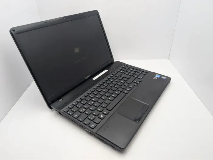 Ноутбук Sony VPC-EB4L1E / 15.6" (1366x768) TN / Intel Core i3-380M (2 ядра по 2.5 GHz) / 6 GB DDR3 / 750 GB HDD / Intel HD Graphics / WebCam / DVD-ROM б/в - зображення 6