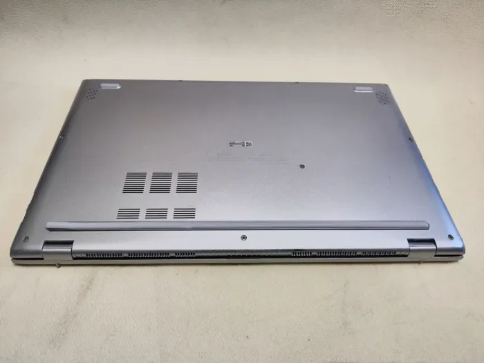 Ноутбук Asus Vivobook 17 X712JA / 17.3" (1600x900) TN / Intel Core i5-1035G1 (4 (8) ядра по 1.0 - 3.6 GHz) / 12 GB DDR4 / 256 GB SSD / Intel UHD Graphics / WebCam б/в - зображення 8