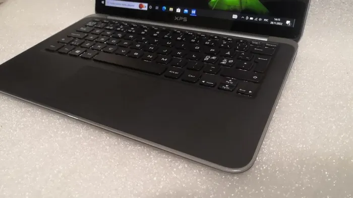 Ультрабук Б-клас Dell / 13.3" IPS / Core i5-3337U (2(4) ядра по 1.8-2.7 GHz) / 8GB DDR3 / 250GB SSD / HD Graphics 4000 / WebCam / Mini DisplayPort б/в - зображення 4