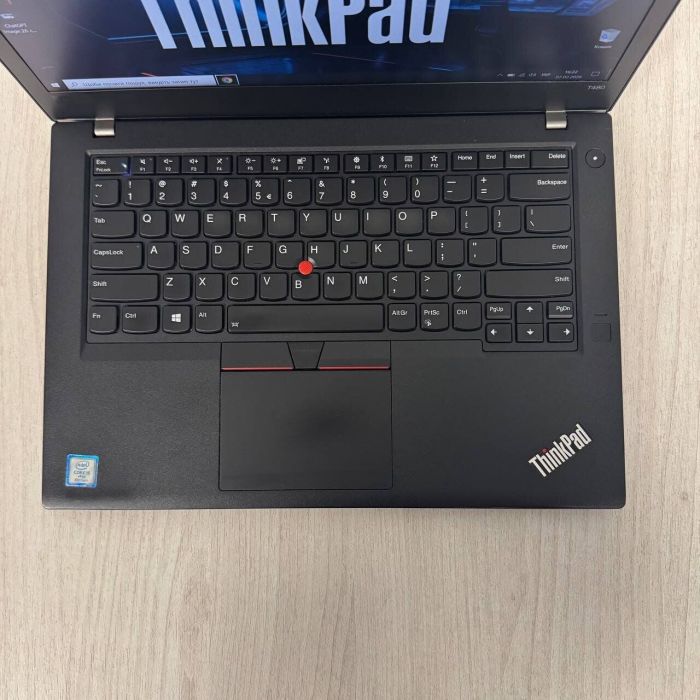 Ультрабук Lenovo ThinkPad T480 / 14" (1920x1080) IPS / Intel Core i5-8250U (4 (8) ядра по 1.6 - 3.4 GHz) / 8 GB DDR4 / 256 GB SSD / Intel UHD Graphics 620 / WebCam б/в - зображення 3