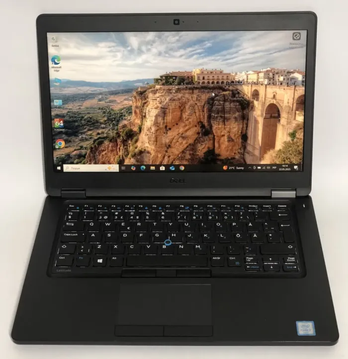 Ультрабук Dell Latitude 5480 / 14" (1920x1080) IPS / Intel Core i7-6600U (2 (4) ядра по 2.6 - 3.4 GHz) / 8 GB DDR4 / 256 GB SSD / nVidia GeForce 930MX, 2 GB DDR3, 64-bit / WebCam / Win 10 Pro б/в - зображення 2