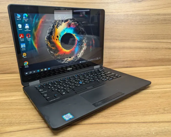 Ультрабук Dell Latitude E7470 / 14" (2560x1440) IPS Touch / Intel Core i5-6300U (2 (4) ядра по 2.4 - 3.0 GHz) / 8 GB DDR4 / 240 GB SSD / Intel HD Graphics 520 / WebCam / Windows 10 б/в - зображення 4