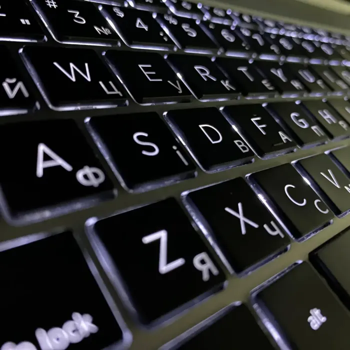 Ультрабук HP ProBook 450 G8 / 15.6" (1920x1080) IPS / Intel Core i5-1135G7 (4 (8) ядра по 2.4 - 4.2 GHz) / 16 GB DDR4 / 256 GB SSD / Intel Iris Xe Graphics / WebCam / TouchID б/в - изображение 6