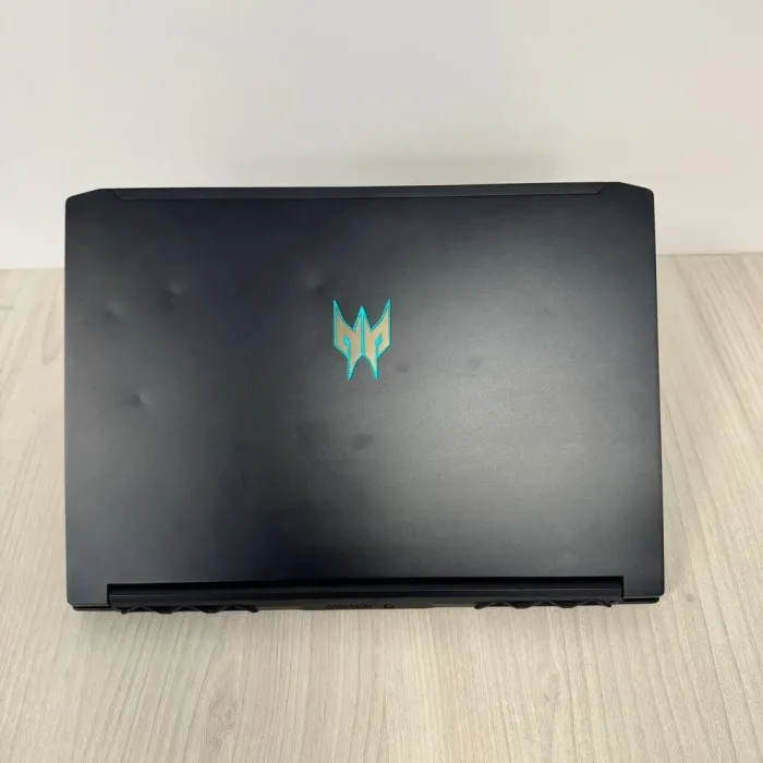 Ігровий ноутбук Б-класу Acer Predator Triton 300 PT315-52 / 15.6" (1920x1080) IPS / Intel Core i7-10750H (6 (12) ядер по 2.6 - 5.0 GHz) / 32 GB DDR4 / 1000 GB SSD NVMe / nVidia GeForce RTX 2070 Max-Q, 8 GB GDDR6, 256-bit / WebCam б/в - зображення 3