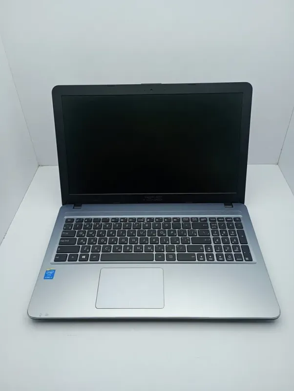 Ноутбук Asus X540 / 15.6" (1366x768) TN / Intel Core i3-5005U (2 (4) ядра по 2.0 GHz) / 12 GB DDR3 / 500 GB SSD / Intel HD Graphics 5500 / WebCam б/в - зображення 2