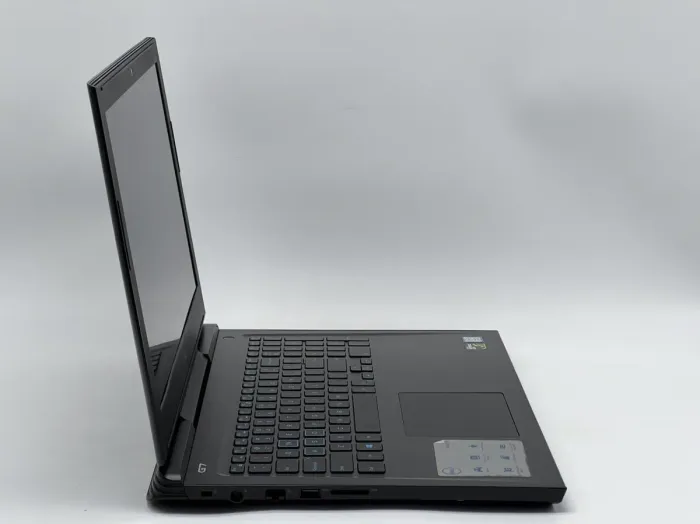 Ігровий ноутбук Dell G7 15 7588 / 15,6" (1920x1080) IPS / Intel Core i7-8750H (6 (12) ядер по 2.2 - 4.1 GHz) / 16 GB DDR4 / 480 GB SSD / nVidia GeForce GTX 1060 Max-Q, 6 GB GDDR5, 192-bit / WebCam б/в - зображення 3