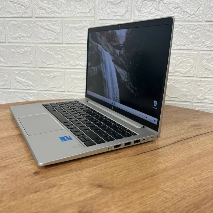 Ультрабук Б-клас HP ProBook 440 G8 / 14" (1920x1080) IPS / Intel Core i5-1135G7 (4 (8) ядра по 2.4 - 4.2 GHz) / 16 GB DDR4 / 256 GB SSD / Intel Iris Xe Graphics / WebCam б/у - зображення 5