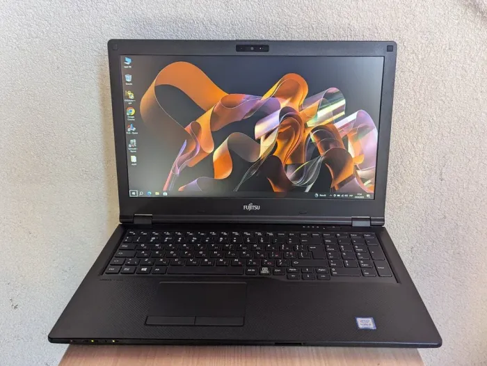 Ноутбук Fujitsu LifeBook E458 / 15.6" (1920x1080) TN / Intel Core i5-7300U (2 (4) ядра по 2.6 - 3.5 GHz) / 8 GB DDR4 / 128 GB SSD / Intel HD Graphics 620 / WebCam б/в - зображення 2