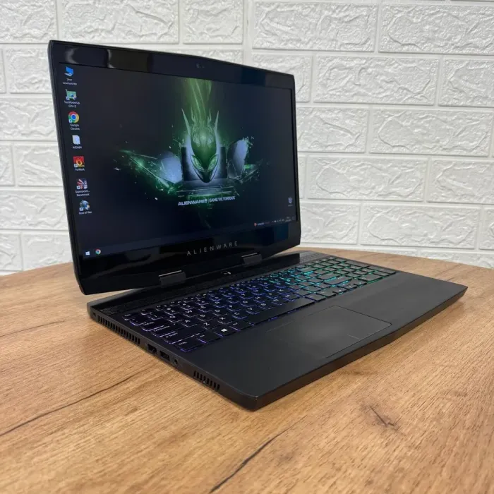 Ігровий ноутбук Б-клас Dell Alienware m15 / 15.6" (1920x1080) IPS / Intel Core i7-8750H (6 (12) ядер по 2.2 - 4.1 GHz) / 16 GB DDR4 / 512 GB SSD / GeForce RTX 2060, 6 GB GDDR6, 192-bit / WebCam б/в - зображення 4