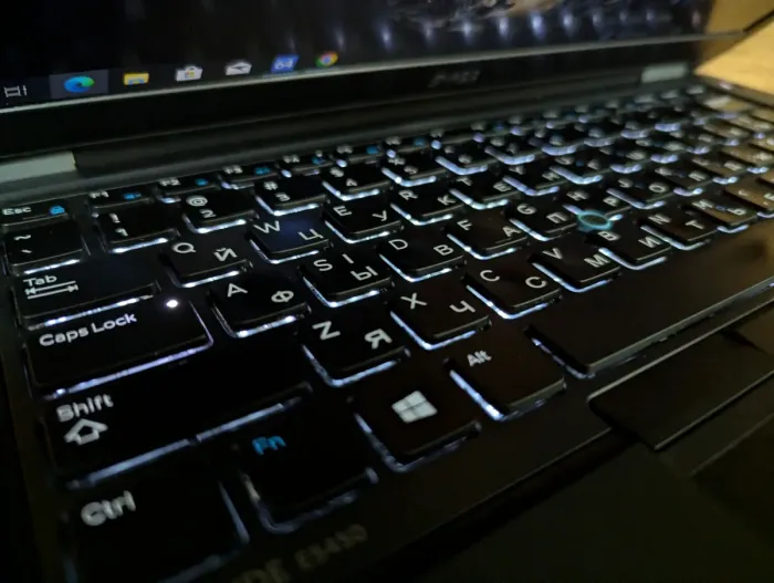 Ноутбук Dell Latitude E5450 / 14" (1920x1080) IPS / Intel Core i5-5300U (2 (4) ядра по 2.3 - 2.9 GHz) / 8 GB DDR3 / 256 GB SSD / nVidia GeForce 830M, 2 GB DDR3, 64-bit / WebCam / Fingerprint / Windows 10 б/в - зображення 6