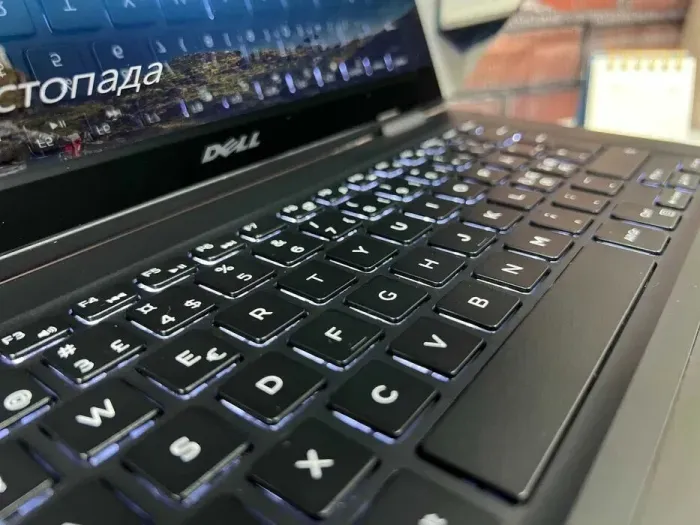 Ноутбук-трансформер Dell Latitude 3390 / 13.3" (1920x1080) IPS Touch / Intel Core i3-7020U (2 (4) ядра по 2.3 GHz) / 8 GB DDR4 / 128 GB SSD / Intel UHD Graphics 620 / WebCam / Win 10 Pro б/в - зображення 8