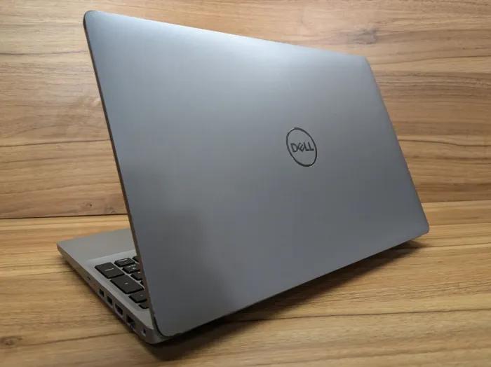 Ультрабук Dell Latitude 5511 / 15.6" (1920x1080) IPS / Intel Core i5-10400H (4 (8) ядра по 2.6 - 4.6 GHz) / 16 GB DDR4 / 512 GB SSD / Intel UHD Graphics / WebCam / Windows 10 б/в - зображення 7