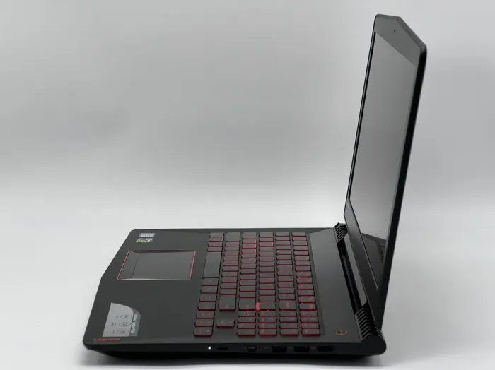 Ігровий ноутбук Lenovo Legion Y520-15IKBM / 15.6" (1920x1080) IPS / Intel Core i7-7700HQ (4 (8) ядра по 2.8 - 3.8 GHz) / 16 GB DDR4 / 960 GB SSD / nVidia GeForce GTX 1060 Max-Q, 6 GB GDDR5, 192-bit / WebCam б/в - зображення 4