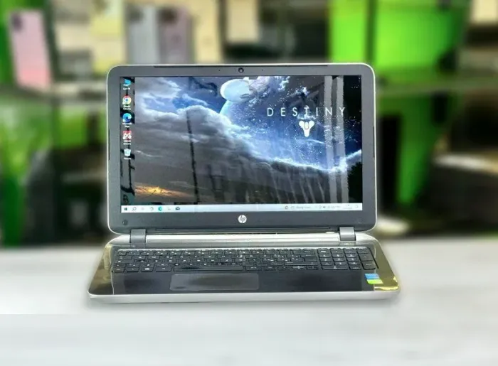 Ноутбук HP Pavilion 15-p258nl / 15.6" (1366x768) TN / Intel Core i7-5500U (2 (4) ядра по 2.4 - 3.0 GHz) / 16 GB DDR3 / 1000 GB SSD / nVidia GeForce 840M, 4 GB DDR3, 64-bit / WebCam / DVD-RW / Win 10 Home б/в - зображення 2