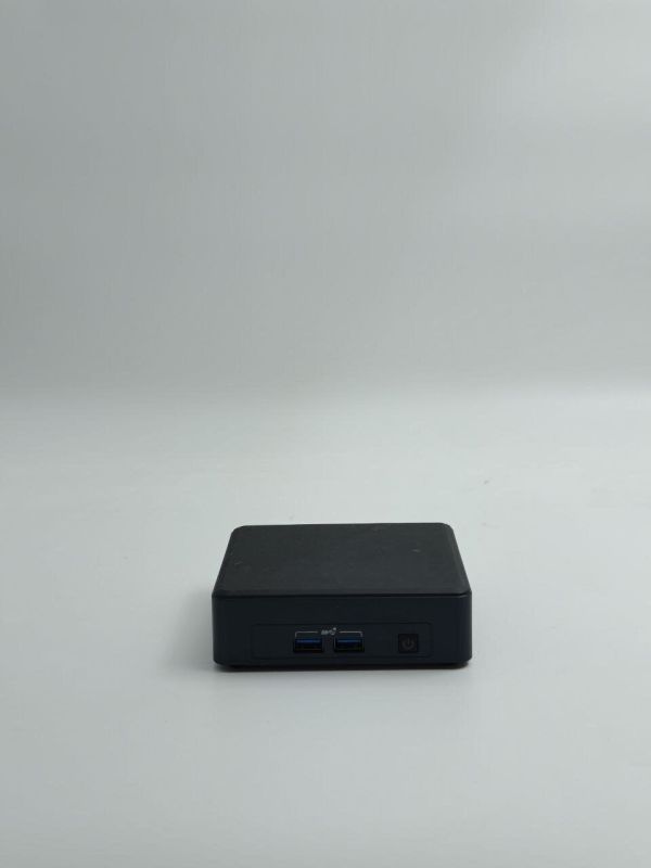 Неттоп Б-клас Intel NUC 11TNBi5 USFF / Intel Core i5-1135G7 (4 (8) ядра по 2.4 - 4.2 GHz) / 8 GB DDR4 / 128 GB SSD / Intel Xe Graphics / USB 3.1 / Wi-Fi / Bluetooth / HDMI / Блок живлення б/в - зображення 4