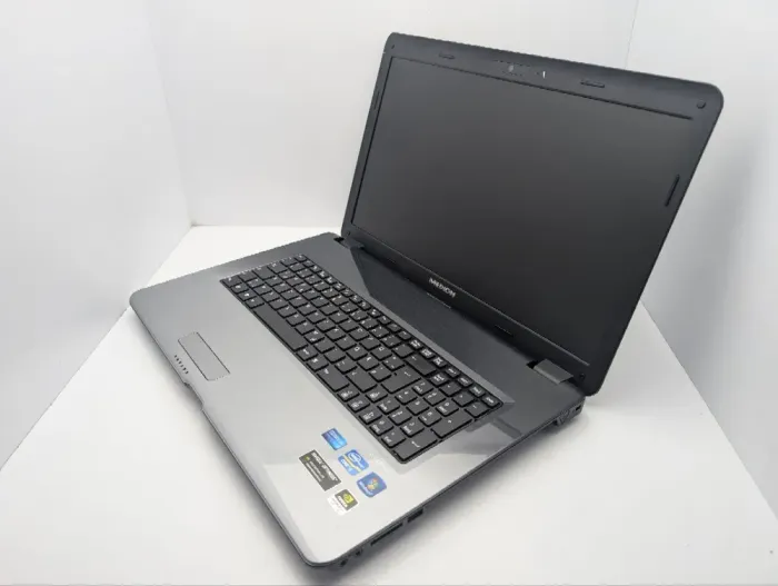 Ноутбук Medion Akoya P7624 / 17.3" (1600x900) TN / Intel Core i5-2450M (2 (4) ядра по 2.5 - 3.1 GHz) / 6 GB DDR3 / 1000 GB HDD / nVidia GeForce GT 630M, 1 GB GDDR3, 128-bit / WebCam / АКБ не тримає б/в - зображення 7