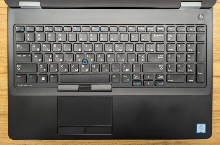 Ноутбук Б-клас Dell Latitude E5570 / 15.6" (1920x1080) IPS / Intel Core i5-6300U (2 (4) ядра по 2.4 - 3.0 GHz) / 8 GB DDR4 / 256 GB SSD / Intel HD Graphics 520 / WebCam / Windows 10 б/в - зображення 4