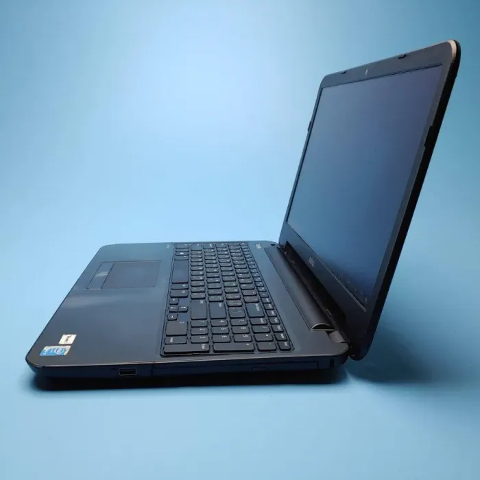 Ноутбук Dell Latitude 3540 / 15.6" (1366x768) TN / Intel Core i5-4210U (2 (4) ядра по 1.7 - 2.7 GHz) / 8 GB DDR3 / 128 GB SSD + 750 GB HDD / Intel HD Graphics 4400 / WebCam / Win 10 Pro б/в - зображення 5