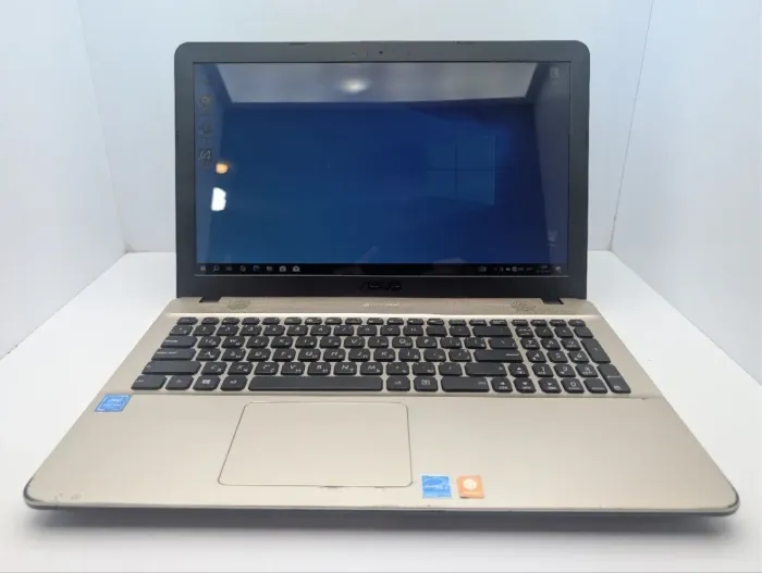 Ноутбук Asus X541N / 15.6" (1366x768) TN / Intel Pentium N4200 (4 ядра по 1.1 - 2.5 GHz) / 4 GB DDR3 / 120 GB SSD / Intel HD Graphics 505 / WebCam б/в - изображение 2