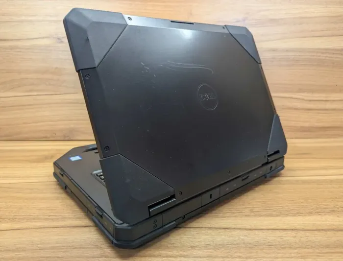 Захищений ноутбук Dell Latitude 14 Rugged 5414 / 14" (1920x1080) IPS / Intel Core i5-6300U (2 (4) ядра по 2.4 - 3.0 GHz) / 8 GB DDR4 / 256 GB SSD / Intel HD Graphics 520 / HDMI / WebCam / Windows 10 б/в - зображення 7