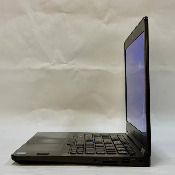 Ультрабук Б-клас Dell Latitude E5470 / 14" (1366x768) TN / Intel Core i5-6300U (2 (4) ядра по 2.4 - 3.0 GHz) / 6 GB DDR4 / 128 GB SSD M.2 / Intel HD Graphics 520 / WebCam / Windows 10 Pro б/в - зображення 7