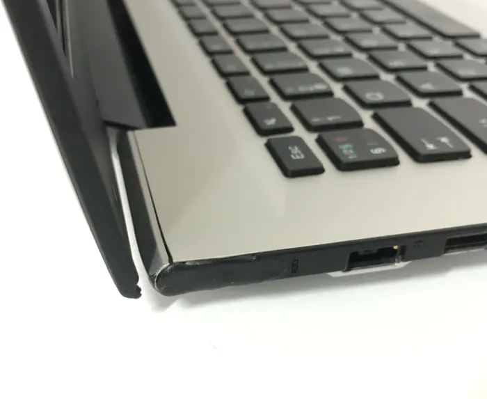 Ультрабук Б-клас Lenovo IdeaPad U41-70 / 14" (1920x1080) TN / Intel Core i5-5200U (2 (4) ядра по 2.2 - 2.7 GHz) / 8 GB DDR3 / 256 GB SSD / Intel HD Graphics 5500 / WebCam / Win 10 Home б/в - зображення 10