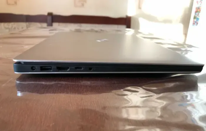 Робоча станція Dell Precision 5530 / 15.6" (1920x1080) IPS / Intel Core i7-8850H (6 (12) ядер по 2.6 - 4.3 GHz) / 32 GB DDR4 / 256 GB SSD / nVidia Quadro P1000, 4 GB GDDR5, 128-bit / WebCam б/в - зображення 6