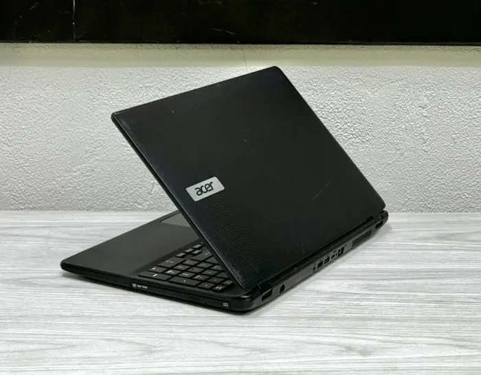 Ноутбук Б-клас Acer Aspire ES1-512 / 15.6" (1366x768) TN / Intel Pentium N3540 (4 ядра по 2.16 - 2.66 GHz) / 8 GB DDR3 / 120 GB SSD / Intel HD Graphics / WebCam / DVD-RW / Win 10 Home б/в - зображення 6