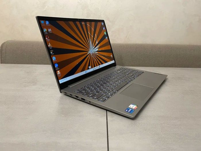 Ноутбук Lenovo ThinkBook 15 G2 ITL / 15.6" (1920x1080) IPS / Intel Core i7-1165G7 (4 (8) ядра по 2.8 - 4.7 GHz) / 16 GB DDR4 / 256 GB SSD M.2 / Intel Iris Xe Graphics / WebCam / Fingerprint / HDMI б/в - зображення 3