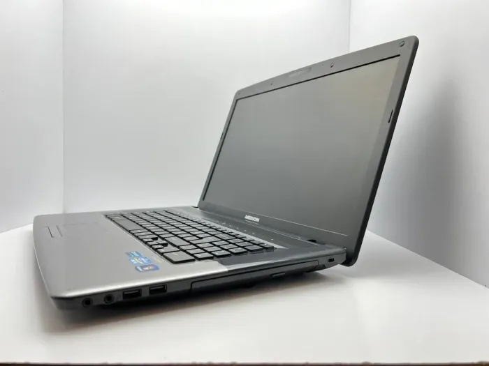 Ноутбук Medion Akoya E7220 / 17.3" (1600x900) TN / Intel Core i3-2310M (2 (4) ядра по 2.1 GHz) / 4 GB DDR3 / 750 GB HDD / Intel HD Graphics 3000 / WebCam / АКБ відсутня б/в - зображення 4