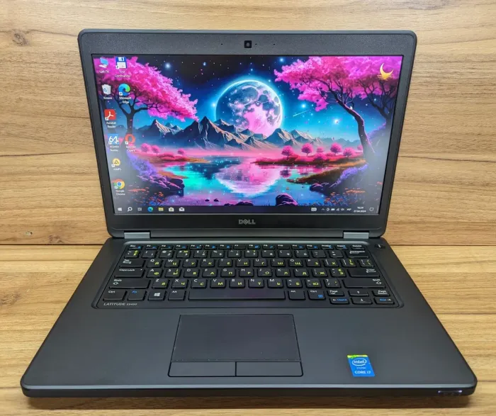 Ноутбук Dell Latitude E5450 / 14" (1920x1080) IPS / Intel Core i7-5600U (2 (4) ядра по 2.6 - 3.2 GHz) / 8 GB DDR3 / 250 GB SSD / Intel HD Graphics 5500 / WebCam / Windows 10 б/в - зображення 2
