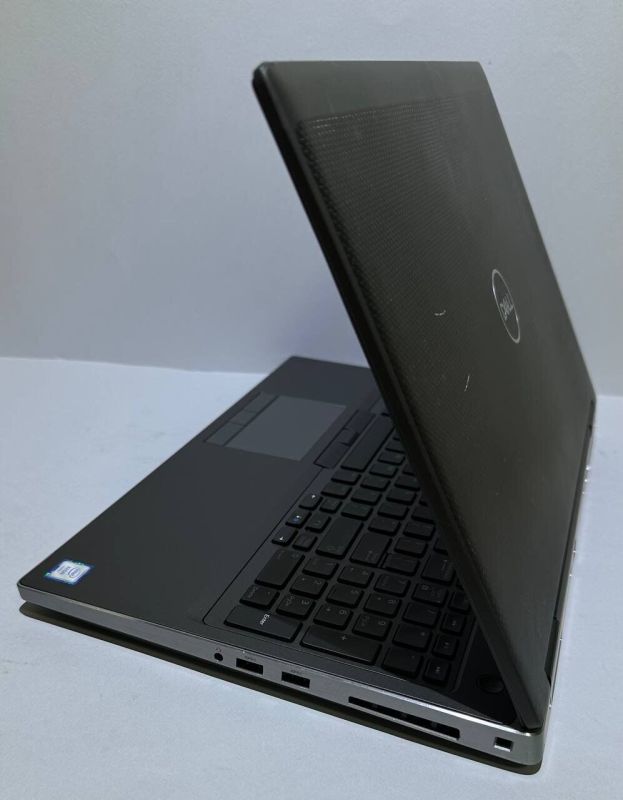 Мобільна робоча станція Б-клас Dell Precision 7540 / 15.6" (1920x1080) TN / Intel Xeon E2276M (6 (12) ядер по 2.8 - 4.7 GHz) / 32 GB DDR4 / 256 GB SSD + 256 GB SSD / nVidia Quadro RTX 3000, 6 GB GDDR6, 192-bit / WebCam / Win 11 Pro б/в - зображення 5