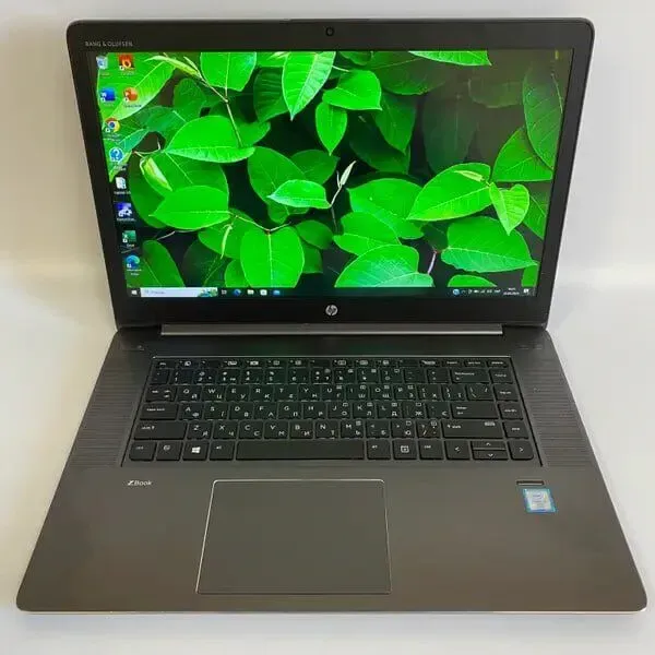 Ноутбук робоча станція Б-клас HP zBook Studio G3 / 15.6" (1920x1080) IPS / Intel Core i7-6820HQ (4 (8) ядра по 2.7 - 3.6 GHz) / 16 GB DDR4 / 512 GB SSD / nVidia Quadro M1000M, 4 GB GDDR5, 128-bit / WebCam / Fingerprint б/в - зображення 2