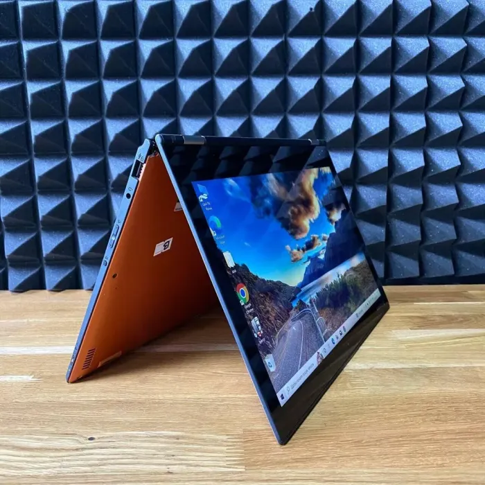 Ноутбук-трансформер Б-клас Lenovo Yoga 2 Pro / 13.3" (3200x1800) TN Touch / Intel Core i7-4500U (2 (4) ядра по 1.8 - 3.0 GHz) / 8 GB DDR3 / 256 GB SSD / Intel HD Graphics 4400 / WebCam б/в - зображення 4