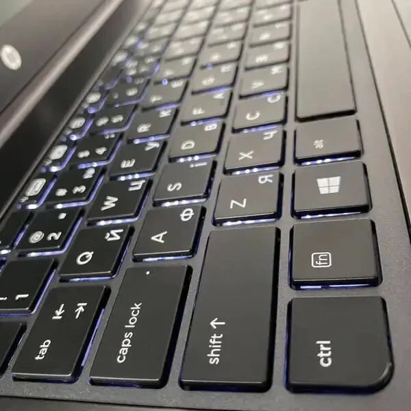 Ноутбук робоча станція HP zBook Studio G3 / 15.6" (1920x1080) IPS / Intel Xeon E3-1505M v5 (4 (8) ядра по 2.8 - 3.7 GHz) / 16 GB DDR4 / 512 GB SSD / nVidia Quadro M1000M, 4 GB GDDR5, 128-bit / WebCam / Fingerprint б/в - зображення 6