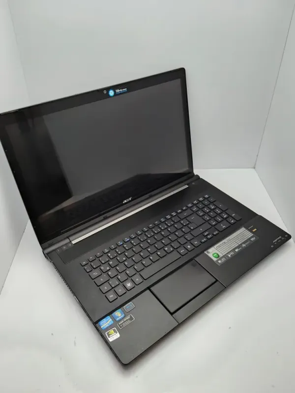 Ігровий ноутбук Acer 8951 / 18.4" (1920x1080) TN / Intel Core i7-2670QM (4 (8) ядра по 2.2 - 3.1 GHz) / 8 GB DDR3 / 120 GB SSD + 750 GB HDD / nVidia GeForce GT 555M, 2 GB GDDR3, 128-bit / WebCam / Не тримає б/в - зображення 4