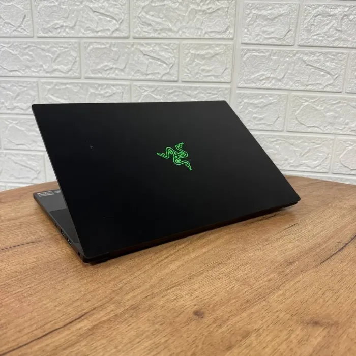 Игровой ноутбук Б-класс Razer Blade 14 RZ09-0370 / 14" (2560x1440) IPS / AMD Ryzen 9 5900HX (8 (16) ядер по 3.3 - 4.6 GHz) / 16 GB DDR4 / 512 GB SSD NVMe / nVidia GeForce RTX 3070, 8 GB GDDR6, 256-bit / WebCam б/в - зображення 6