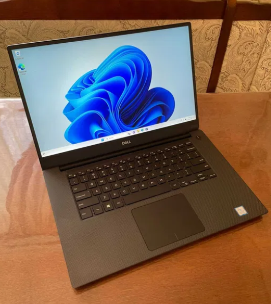 Робоча станція Dell Precision 5540 / 15.6" (3840x2160) UHD 4K IPS Touch / Intel Core i9-9980HK (8 (16) ядер по 2.4 - 5.0 GHz) / 32 GB DDR4 / 256 GB SSD / nVidia Quadro T2000, 4 GB GDDR5, 128-bit / WebCam б/в - зображення 2