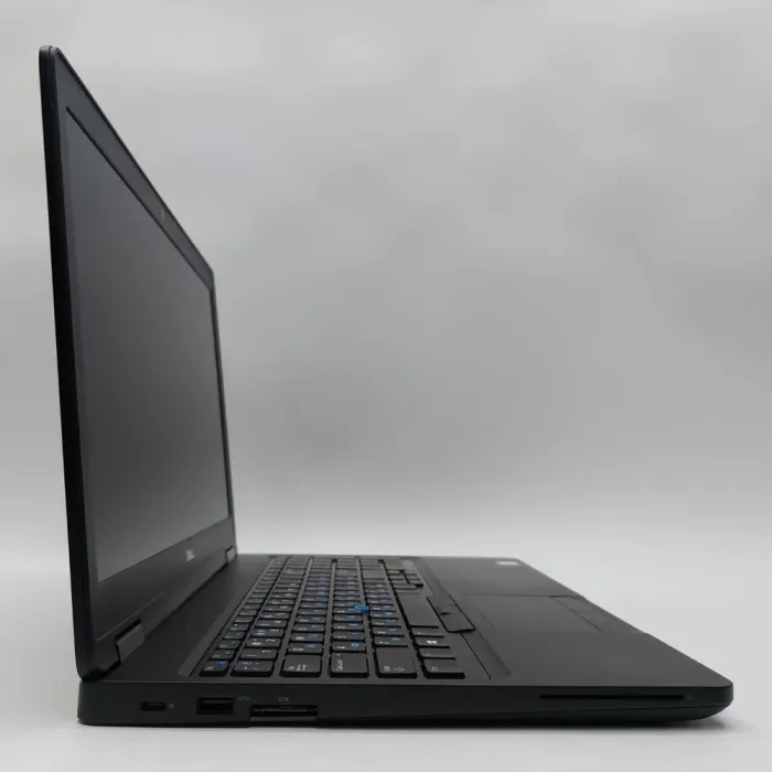 Ноутбук Dell Latitude 5590 / 15.6" (1920x1080) TN / Intel Core i5-8350U (4 (8) ядра по 1.7 - 3.6 GHz) / 16 GB DDR4 / 256 GB SSD / Intel UHD Graphics 620 / WebCam б/в - зображення 4