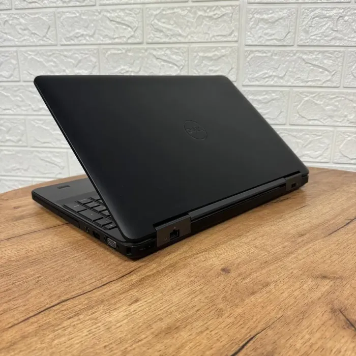 Ноутбук Dell Latitude E5540 / 15.6" (1920x1080) TN / Intel Core i7-4600U (2 (4) ядра по 2.1 - 3.3 GHz) / 8 GB DDR3 / 256 GB SSD / nVidia GeForce GT 720M, 2 GB DDR3, 64-bit / WebCam б/в - зображення 6