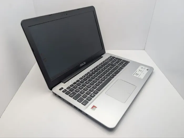 Ноутбук Asus F555Q / 15.6" (1920x1080) TN / AMD A10-9620P (4 ядра по 2.4 - 3.3 GHz) / 12 GB DDR4 / 240 GB SSD / AMD Radeon R5 Graphics / WebCam б/в - зображення 6